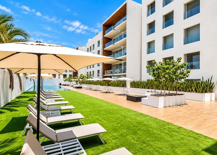Aparthotel Eureka - 3br, Hot Tub, 2 Blocks From Cabo San Lucas