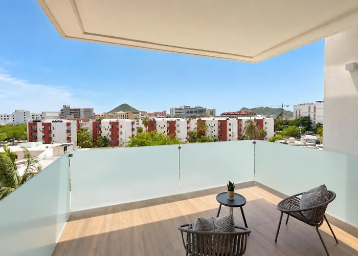 Apartahotel Eureka - 3br, Hot Tub, 2 Blocks From Cabo San Lucas