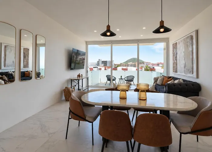 Apartahotel Eureka - 3br, Hot Tub, 2 Blocks From Cabo San Lucas
