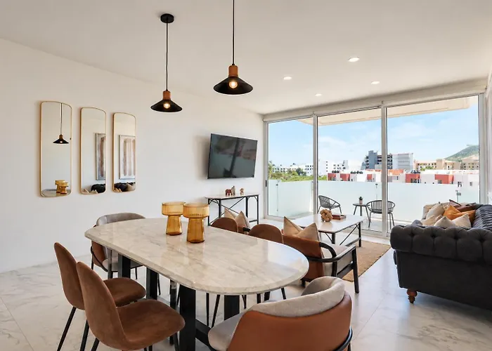 Eureka - 3br, Hot Tub, 2 Blocks From * Cabo San Lucas