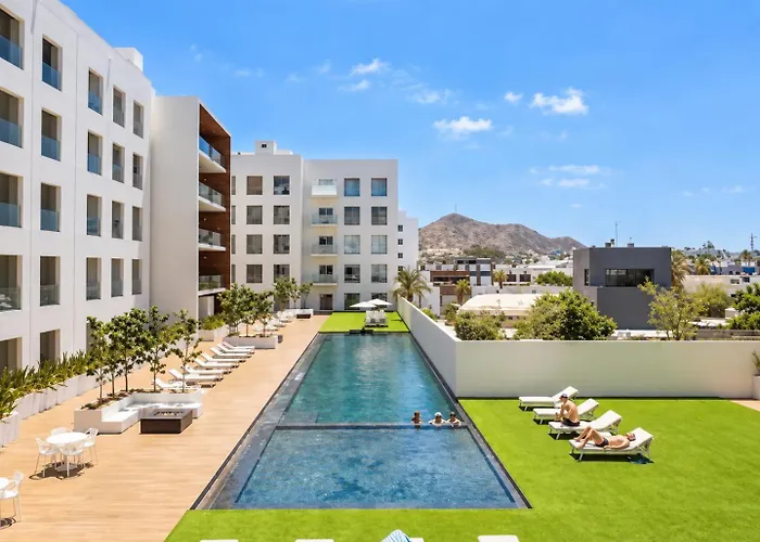 Apartahotel Eureka - 3br, Hot Tub, 2 Blocks From Cabo San Lucas