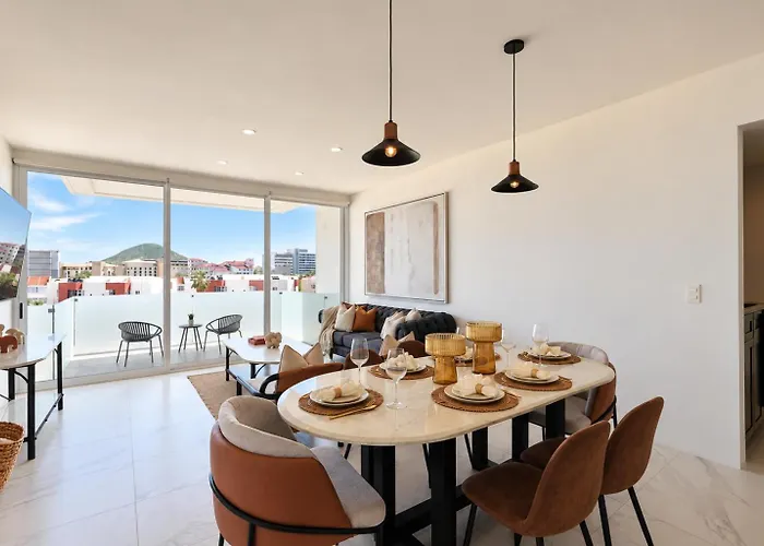 Eureka - 3br, Hot Tub, 2 Blocks From Cabo San Lucas