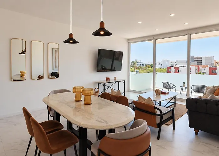 Aparthotel Eureka - 3br, Hot Tub, 2 Blocks From